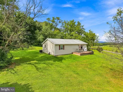 279 Mount Hebron Rd, Toms Brook, VA 22660