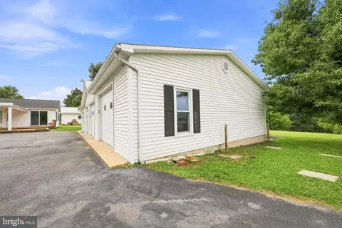 Exterior - 1749 Georgetown Rd, Mount Jackson, VA 22842 photo 9 of 10