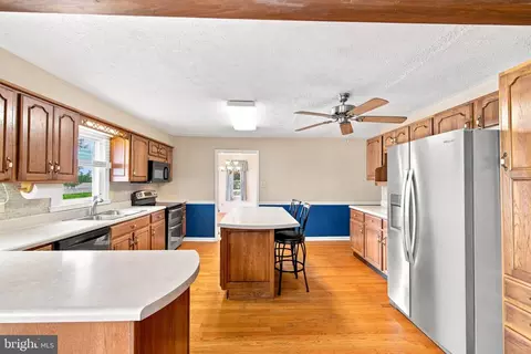 Kitchen - 1749 Georgetown Rd, Mount Jackson, VA 22842 photo 3 of 4