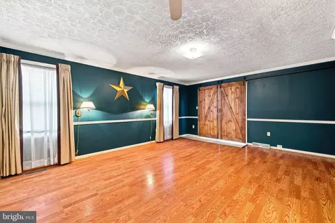 Living - 1749 Georgetown Rd, Mount Jackson, VA 22842 photo 11 of 11