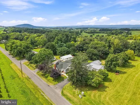 View/Area - 1749 Georgetown Rd, Mount Jackson, VA 22842 photo 3 of 12