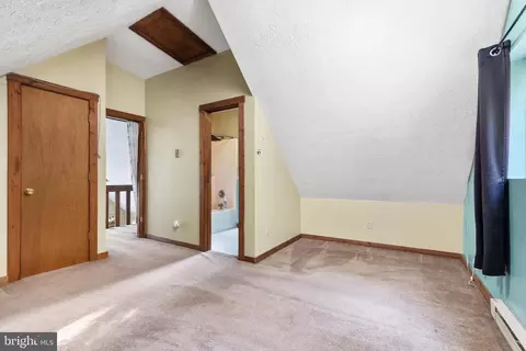 Entry Way - 31 Willow Ln, Mount Jackson, VA 22842 photo 2 of 2