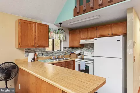 Kitchen - 31 Willow Ln, Mount Jackson, VA 22842 photo 1 of 3