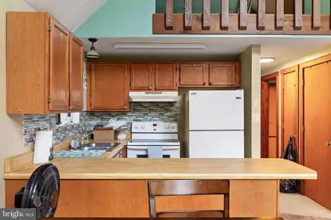 Kitchen - 31 Willow Ln, Mount Jackson, VA 22842 photo 3 of 3