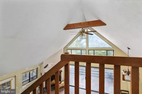 Entry Way - 31 Willow Ln, Mount Jackson, VA 22842 photo 1 of 2