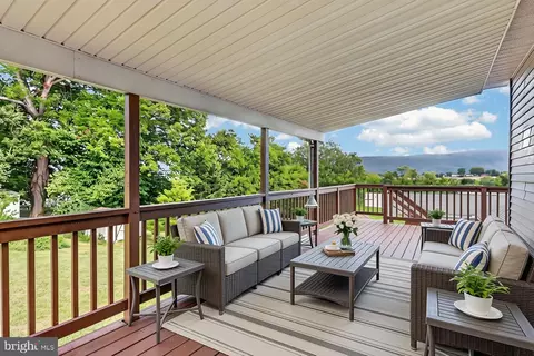 358 W Spring St, Woodstock, VA 22664