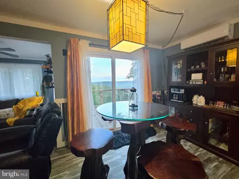 Dining - 807 N Maple, Mount Jackson, VA 22842 photo 1 of 1