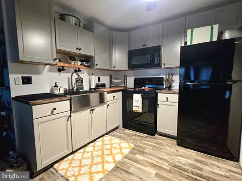 Kitchen - 807 N Maple, Mount Jackson, VA 22842 photo 2 of 2