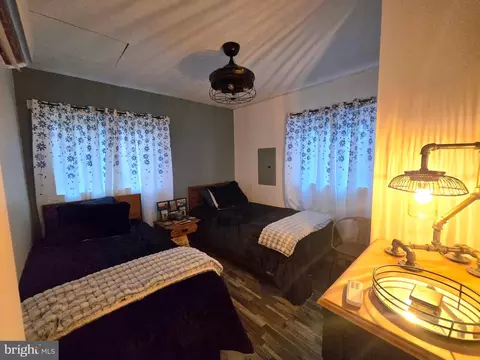 Bedroom - 807 N Maple, Mount Jackson, VA 22842 photo 1 of 3