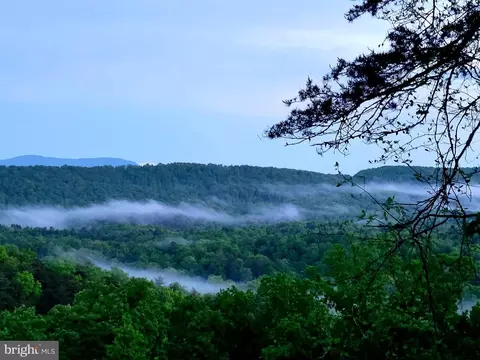 View/Area - 807 N Maple, Mount Jackson, VA 22842 photo 1 of 1