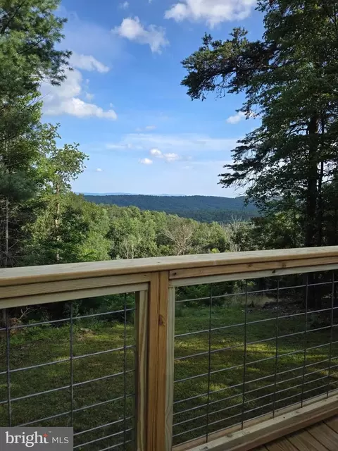 Exterior - 807 N Maple, Mount Jackson, VA 22842 photo 2 of 2
