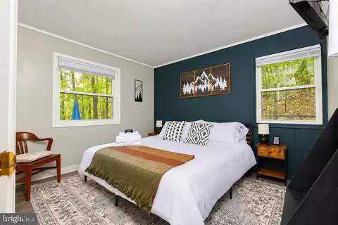 Bedroom - 190 Longstreet St, Basye, VA 22810 photo 1 of 6
