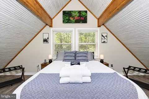 Bedroom - 190 Longstreet St, Basye, VA 22810 photo 6 of 6