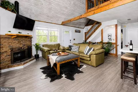 Living - 190 Longstreet St, Basye, VA 22810 photo 1 of 1