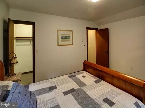 Bedroom - 63 Fairway Dr, Basye, VA 22810 photo 4 of 7