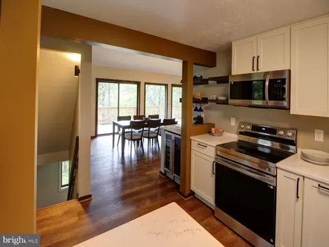 Kitchen - 63 Fairway Dr, Basye, VA 22810 photo 6 of 8