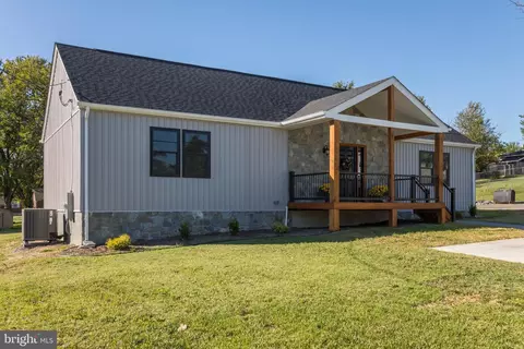 329 Crim Dr, Strasburg, VA 22657