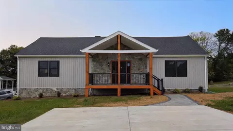 329 Crim Dr, Strasburg, VA 22657