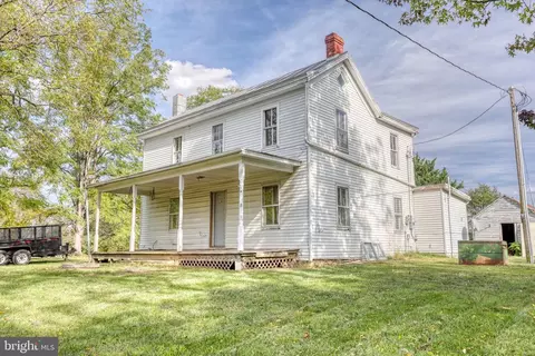 647 Barbershop Rd, Edinburg, VA 22824