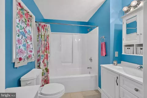 Bath - 6161 Randall St, Mount Jackson, VA 22842 photo 1 of 6