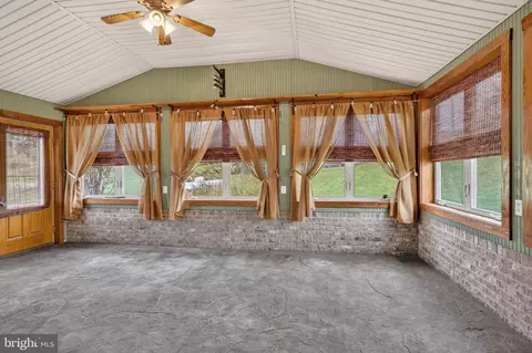 Exterior - 6161 Randall St, Mount Jackson, VA 22842 photo 6 of 6