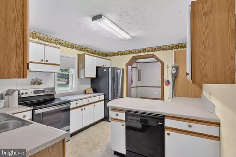 Kitchen - 6161 Randall St, Mount Jackson, VA 22842 photo 1 of 3