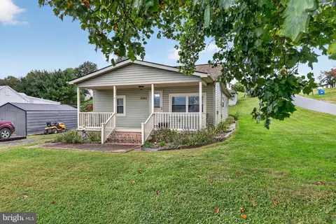 Exterior - 6161 Randall St, Mount Jackson, VA 22842 photo 1 of 6