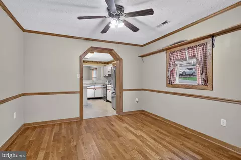 Entry Way - 6161 Randall St, Mount Jackson, VA 22842 photo 3 of 3