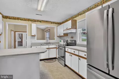 Kitchen - 6161 Randall St, Mount Jackson, VA 22842 photo 2 of 3
