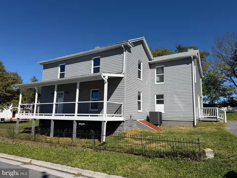 427 Thompson St, Strasburg, VA 22657