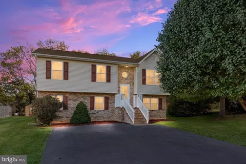 139 Hillview Dr, Maurertown, VA 22644