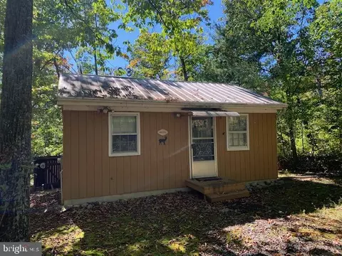 649 Wetzel Hollow Ln, Maurertown, VA 22644