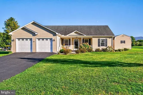 131 Sara Ann Ave, Edinburg, VA 22824