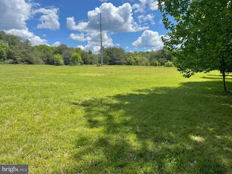 8714 Whites Ln, Spotsylvania, VA 22551