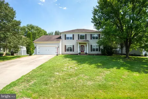 6204 N Willow Pond Dr, Fredericksburg, VA 22407