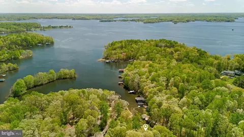 2937 Blount Dr, Bumpass, VA 23024
