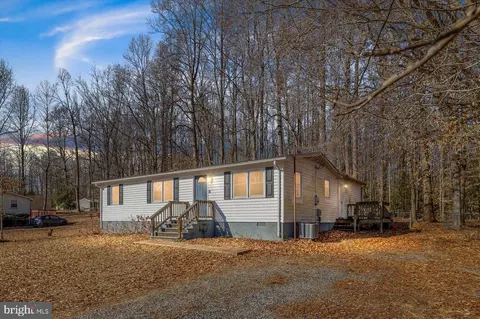 10904 Deerfield Dr, Fredericksburg, VA 22407