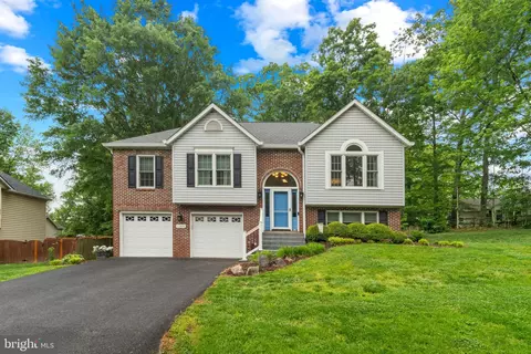 11934 Gardenia Dr, Fredericksburg, VA 22407