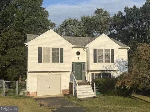 10203 Meadowview Dr, Fredericksburg, VA 22408