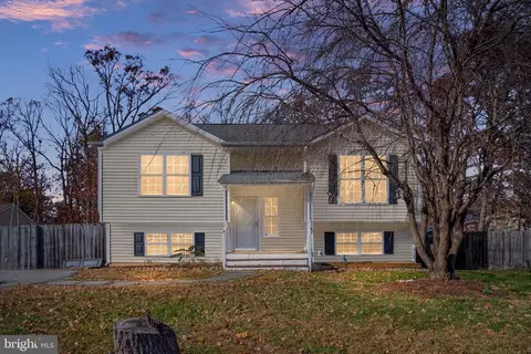 8704 Romona Ct, Fredericksburg, VA 22407