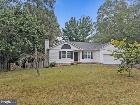 6501 Royal Oaks Dr, Fredericksburg, VA 22407