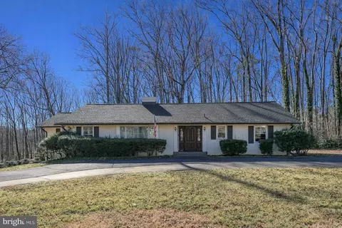4004 Longwood Dr, Fredericksburg, VA 22408