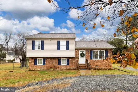 3905 Wilburn Dr, Fredericksburg, VA 22407
