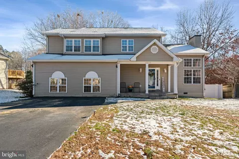 4208 Manette Dr, Fredericksburg, VA 22408