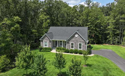 8005 Ashford Dr, Fredericksburg, VA 22407
