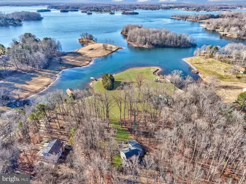 11800 Dukes Dr, Bumpass, VA 23024