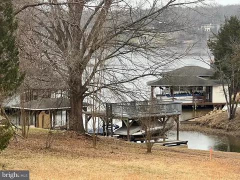 5400 Spinnaker Way, Mineral, VA 23117