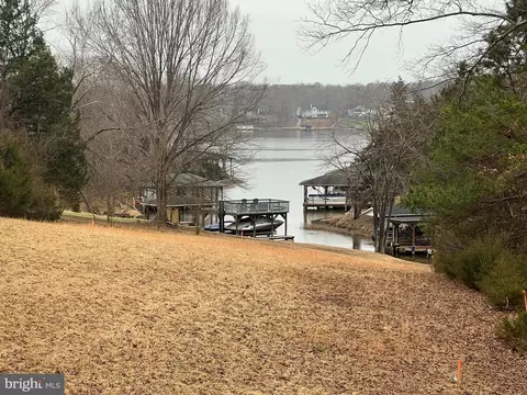 5402 Spinnaker Way, Mineral, VA 23117