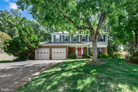 11211 Springfield Dr, Fredericksburg, VA 22408