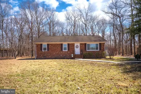 5527 Smith Station Rd, Fredericksburg, VA 22407